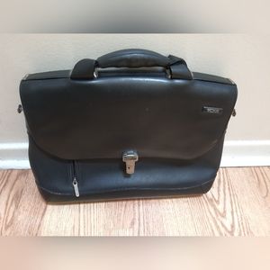 Tumi Black Leather Formula T Collection Coupe Slim Brief Top-Loading Briefcase